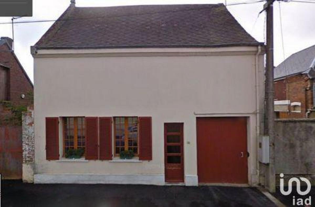 Picture of Home For Sale in Nesle, Picardie, France