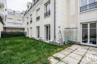 Condo For Sale in Osny, France