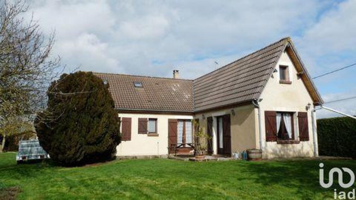 Picture of Home For Sale in Breteuil, Picardie, France