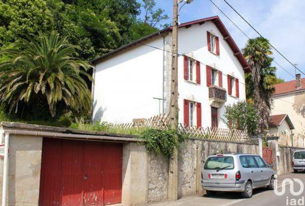 Picture of Home For Sale in Peyrehorade, Aquitaine, France