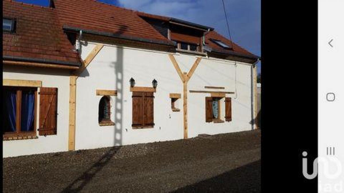Picture of Home For Sale in Noyon, Picardie, France