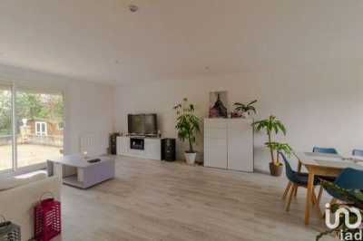 Home For Sale in Houdan, France