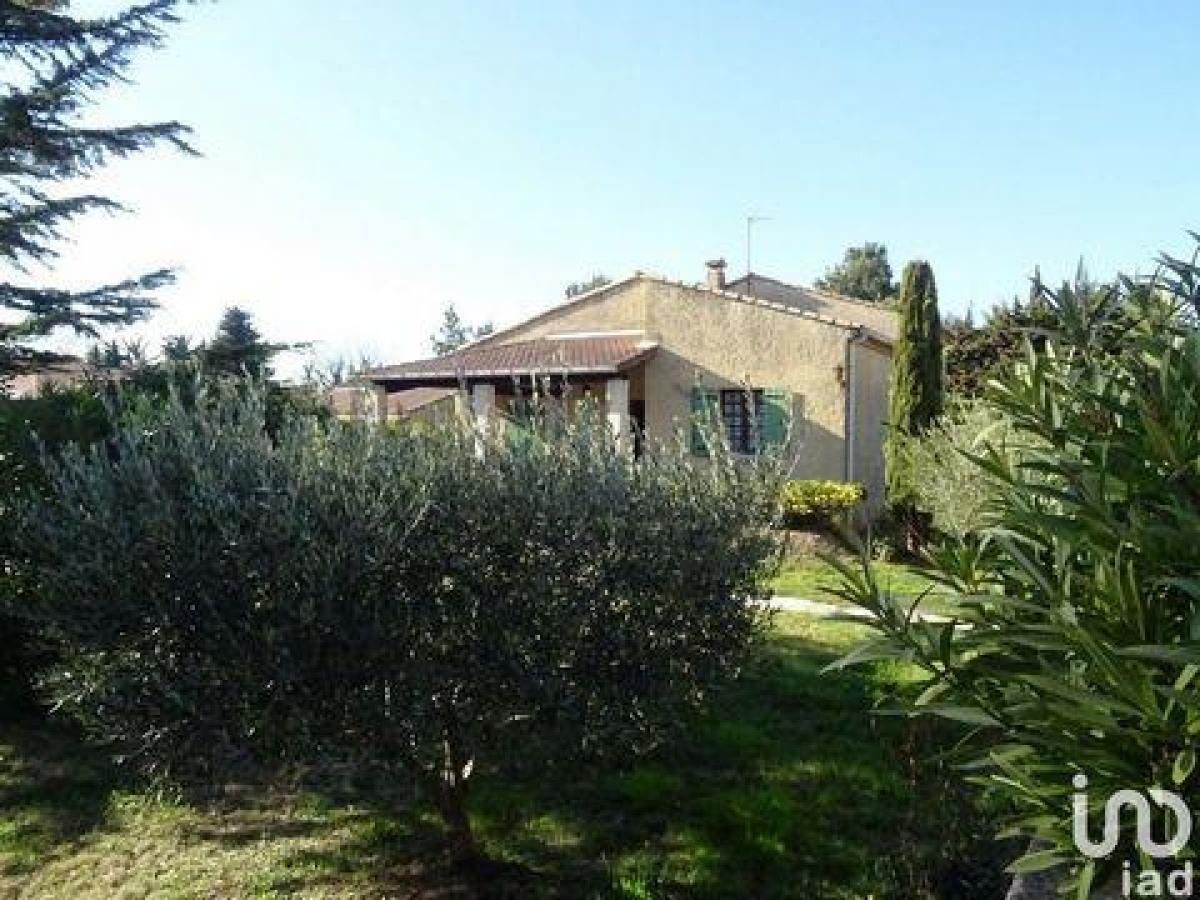 Picture of Home For Sale in Robion, Provence-Alpes-Cote d'Azur, France