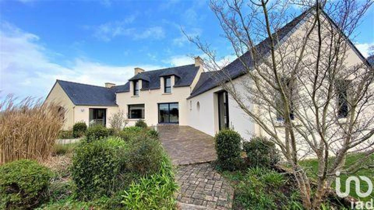 Picture of Home For Sale in Lannion, Bretagne, France