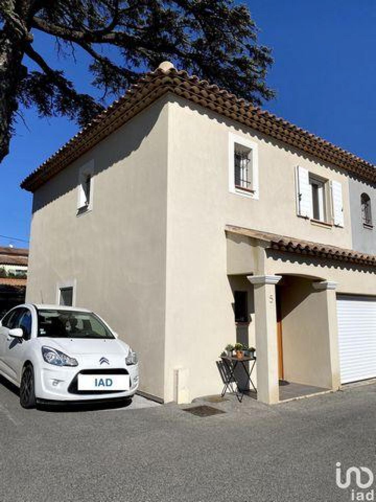 Picture of Home For Sale in Cuers, Provence-Alpes-Cote d'Azur, France