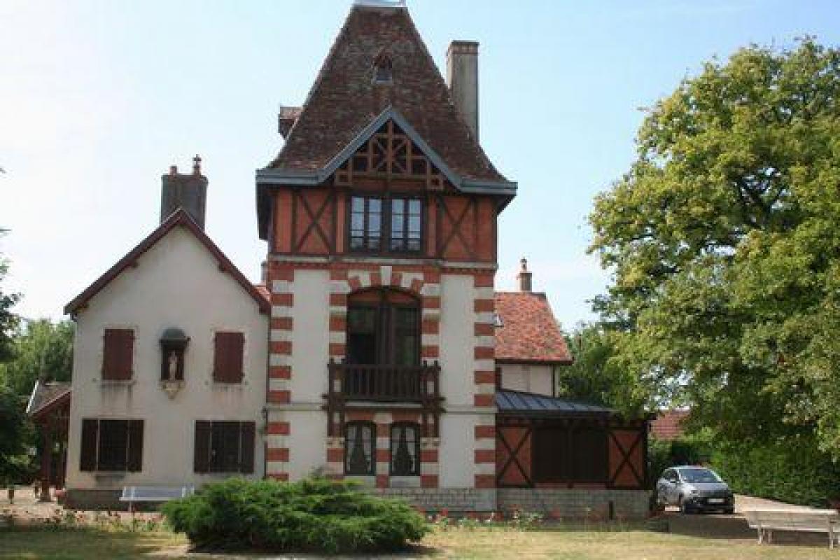 Picture of Home For Sale in Beaune, Bourgogne, France