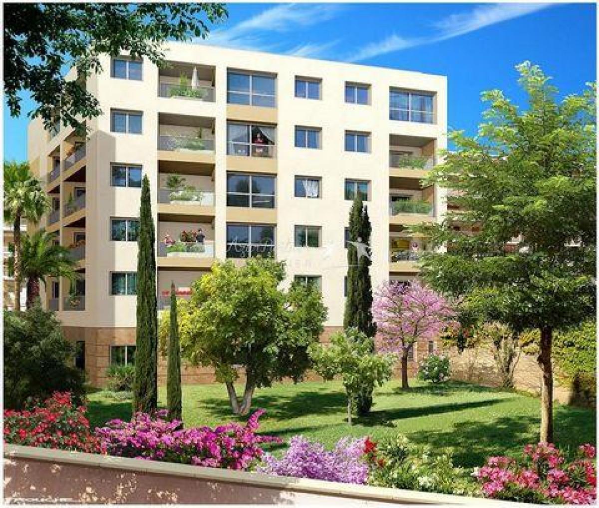 Picture of Condo For Sale in Juan Les Pins, Provence-Alpes-Cote d'Azur, France