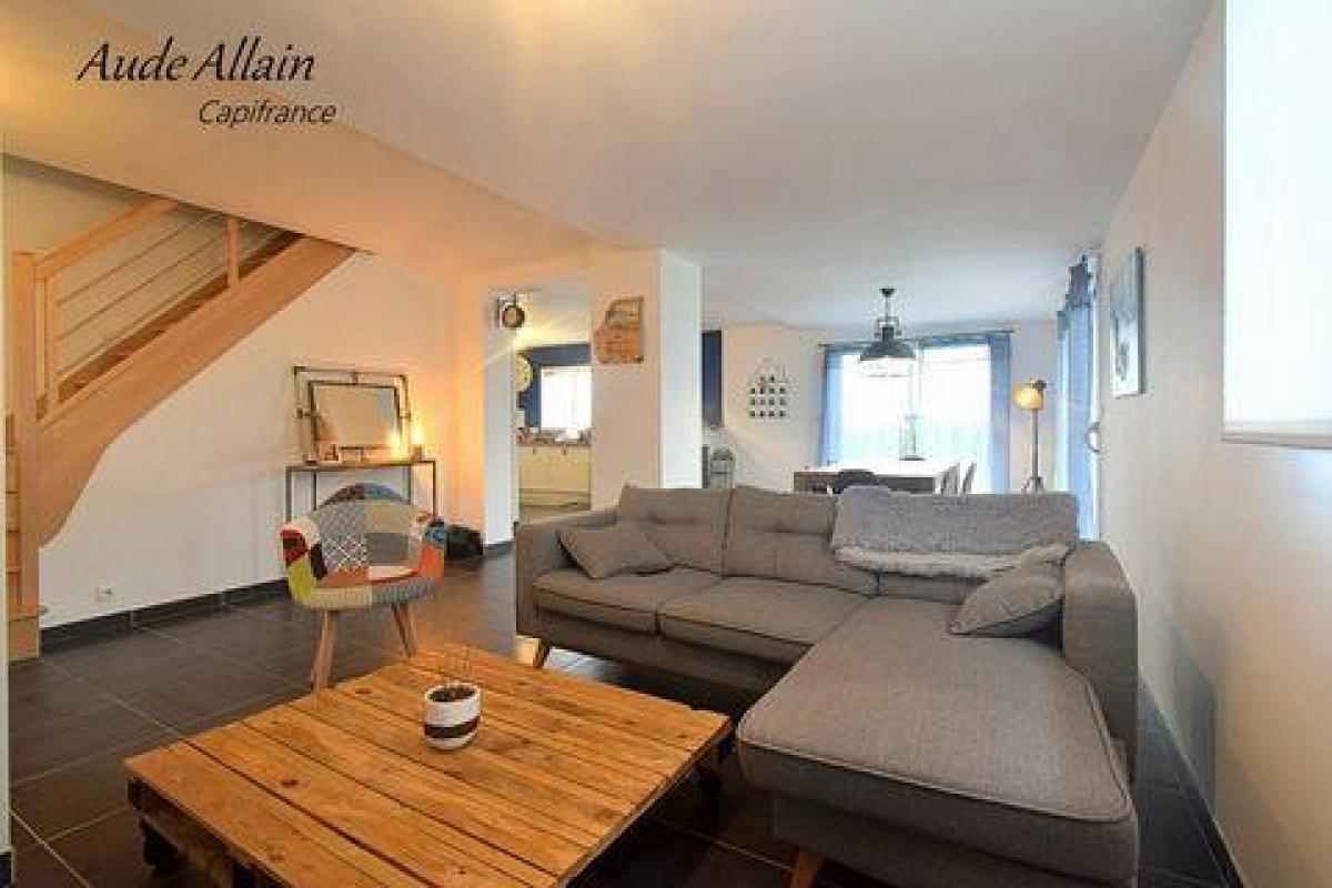 Picture of Home For Sale in Morlaix, Bretagne, France