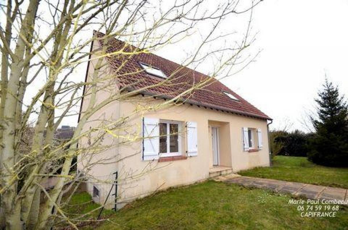Picture of Home For Sale in Le Coudray, Centre, France