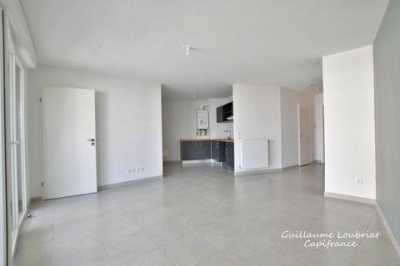 Condo For Sale in Talence, France