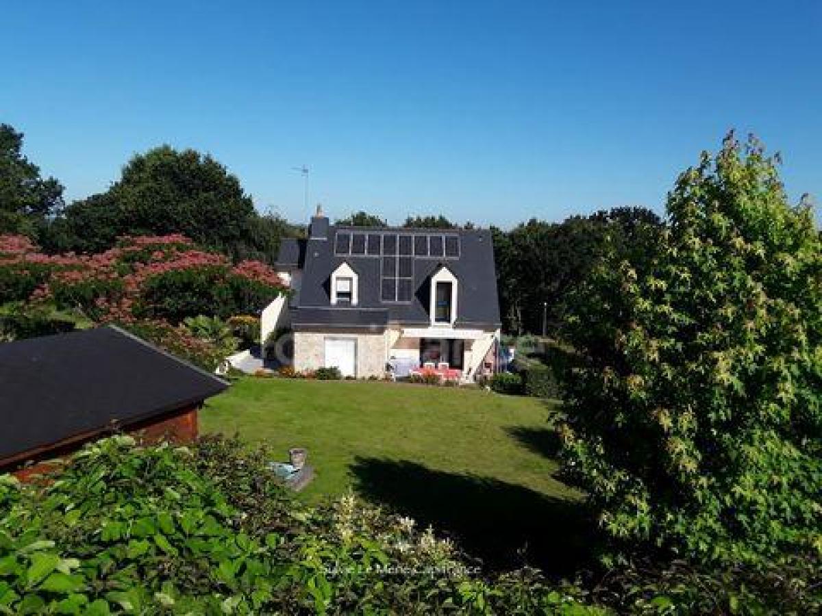 Picture of Home For Sale in Pontivy, Bretagne, France