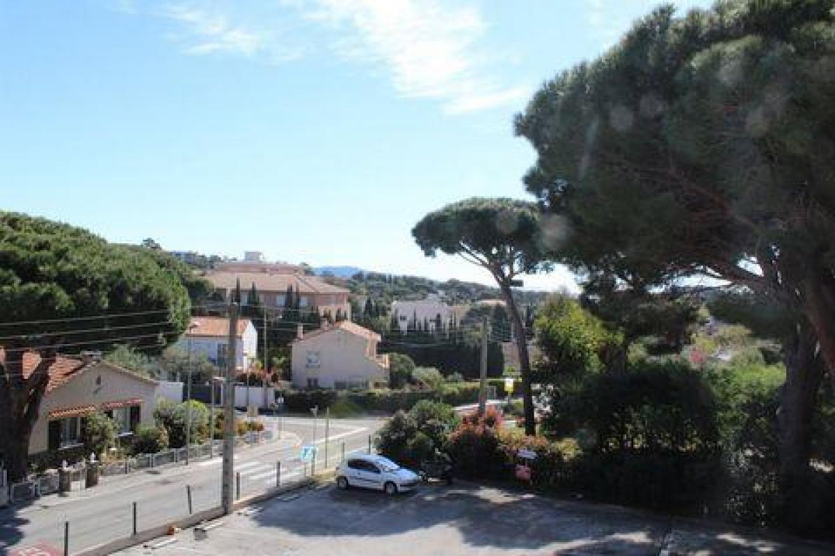 Picture of Apartment For Sale in Cavalaire Sur Mer, Cote d'Azur, France