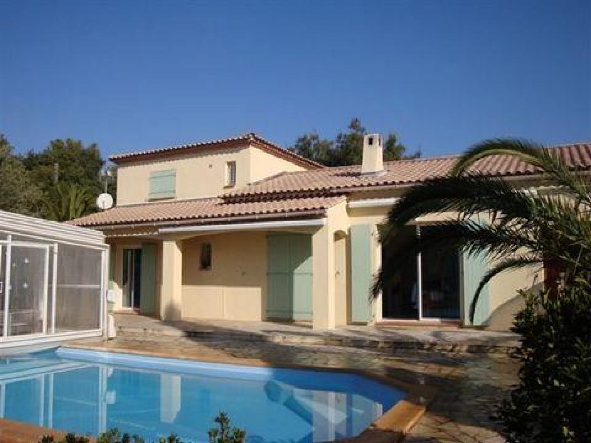 Picture of Home For Sale in SIX FOURS LES PLAGES, Cote d'Azur, France