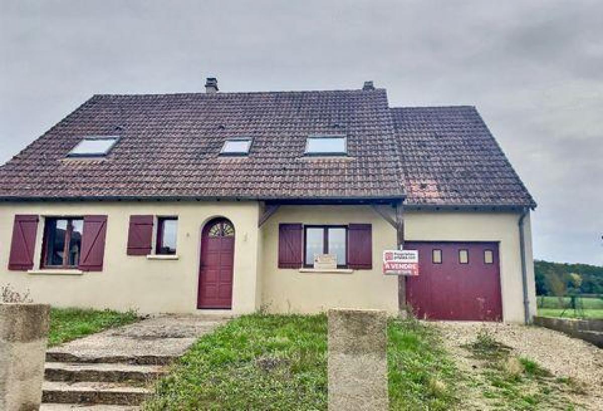 Picture of Home For Sale in Avallon, Bourgogne, France