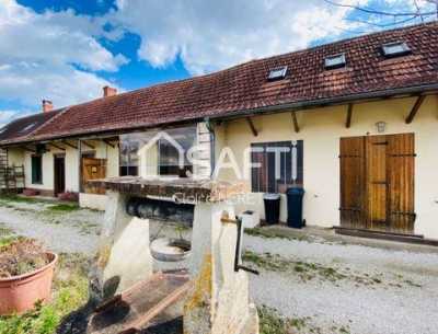 Farm For Sale in Louhans, France