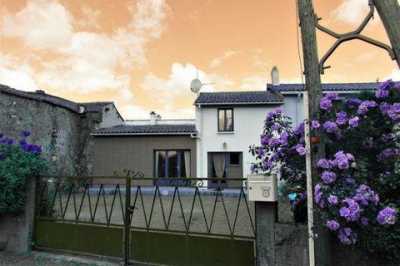 Farm For Sale in L'Absie, France