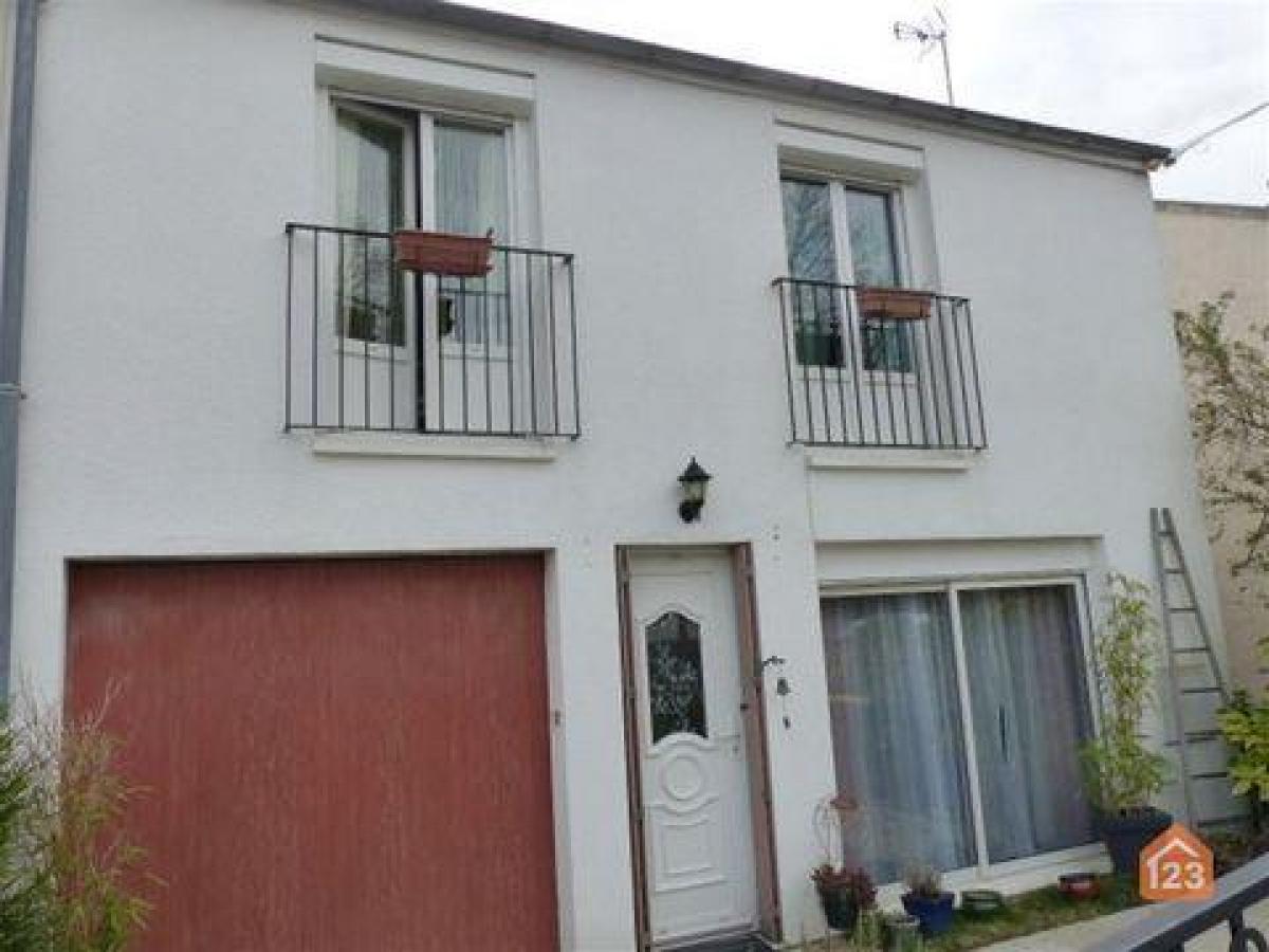 Picture of Home For Sale in Malesherbes, Centre, France