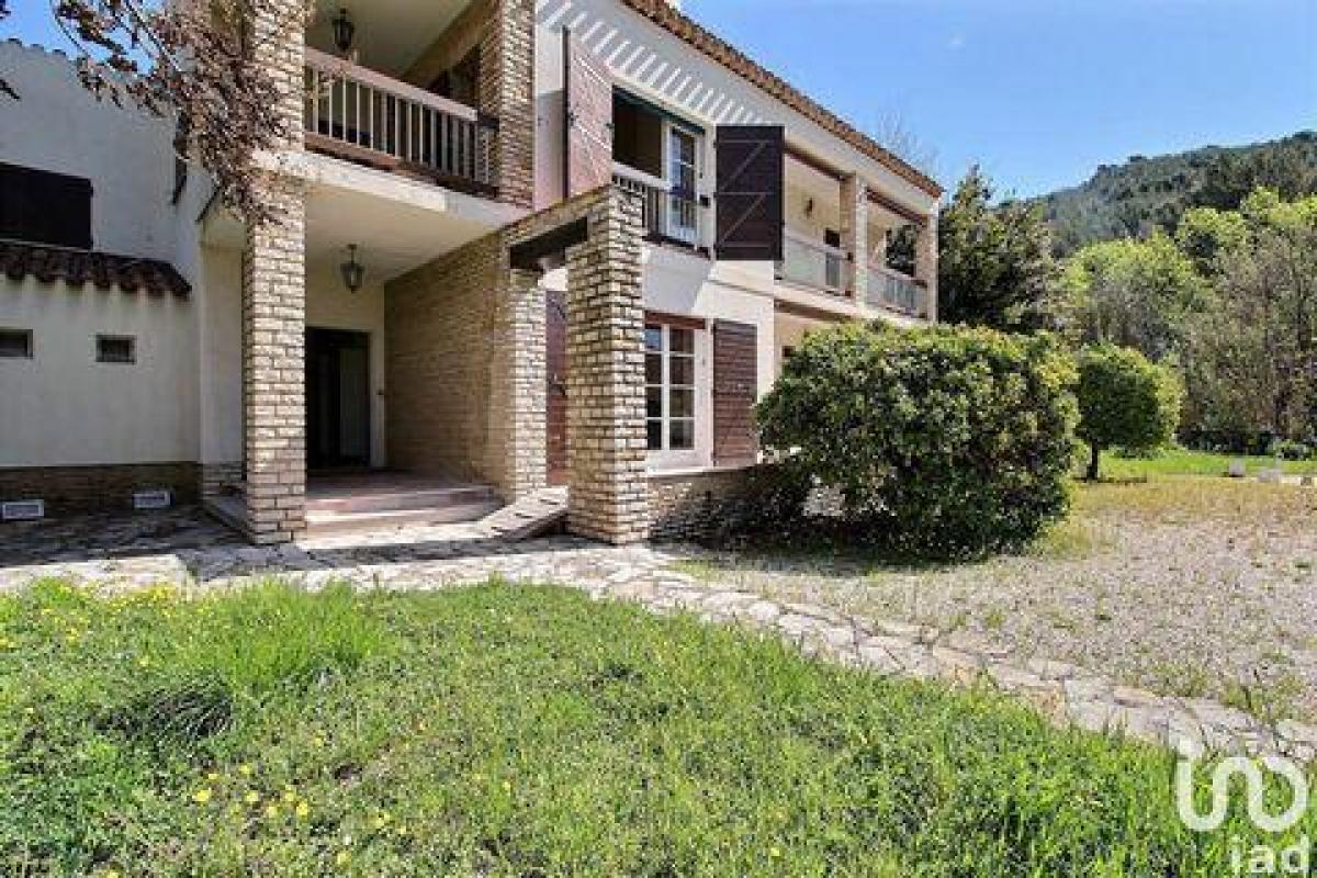 Picture of Home For Sale in Bandol, Cote d'Azur, France