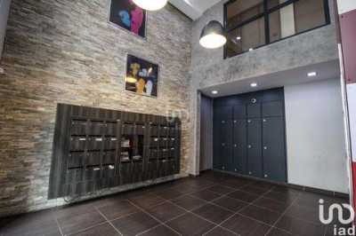 Retail For Sale in Marseille, France