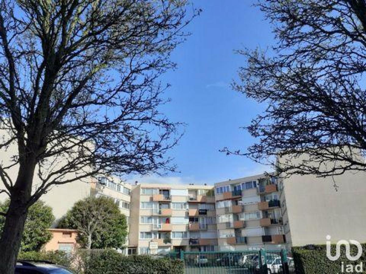 Picture of Condo For Sale in Les Mureaux, Picardie, France