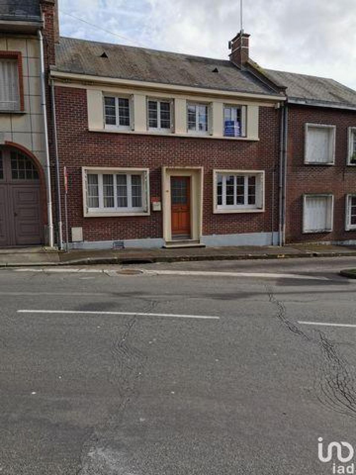 Picture of Home For Sale in Nesle, Picardie, France