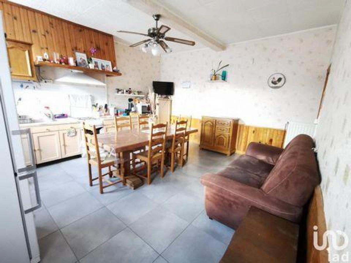 Picture of Home For Sale in Montataire, Picardie, France