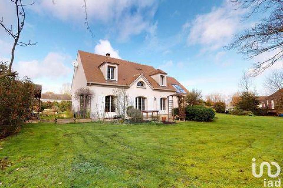 Picture of Home For Sale in Marcq, Centre, France