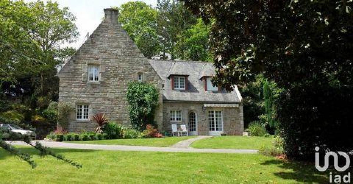 Picture of Home For Sale in Caudan, Bretagne, France