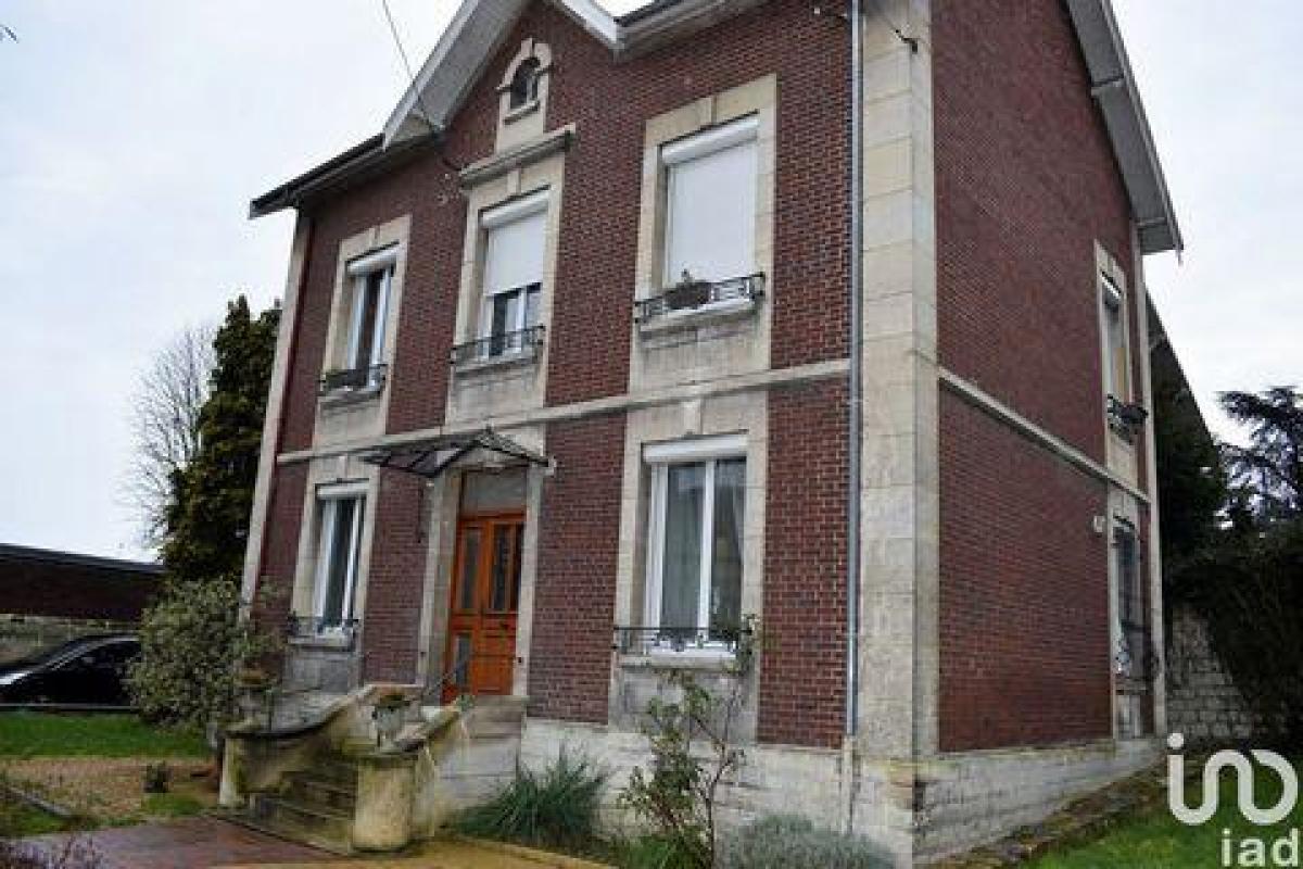 Picture of Home For Sale in Creil, Picardie, France