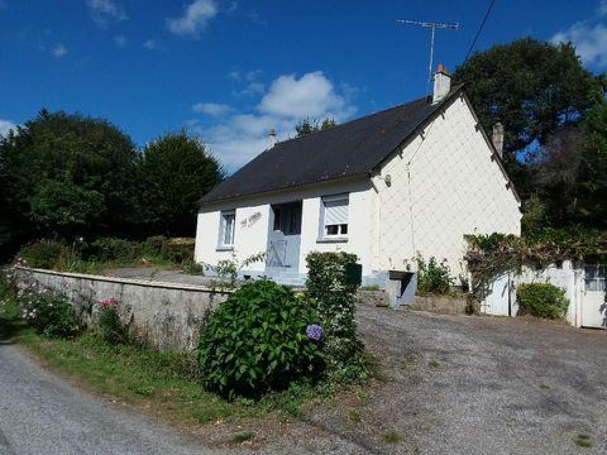 Picture of Home For Sale in Rostrenen, Bretagne, France