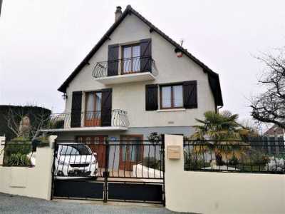 Home For Sale in Dreux, France