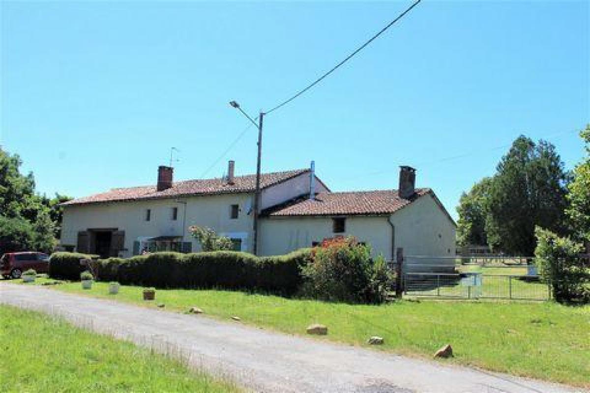 Picture of Home For Sale in Luchapt, Poitou Charentes, France