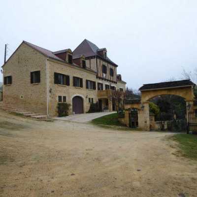 Home For Sale in Sarlat La Caneda, France