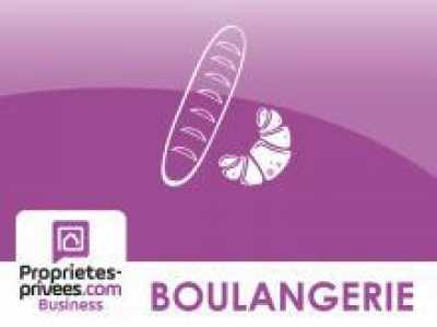 Retail For Sale in Vannes, France