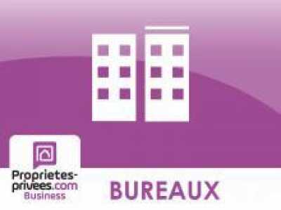 Retail For Sale in Vannes, France