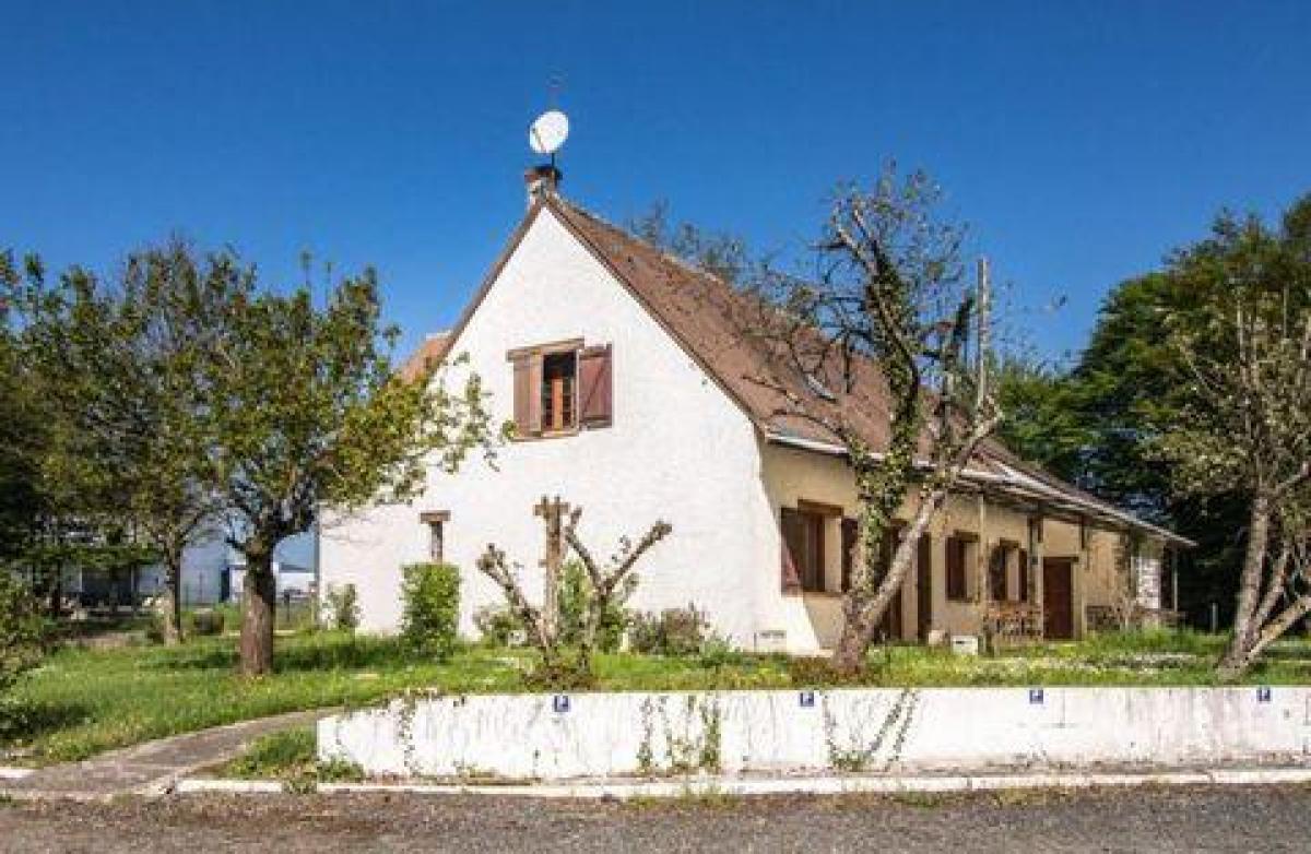 Picture of Home For Sale in Amilly, Centre, France