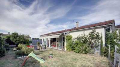Home For Sale in Libourne, France