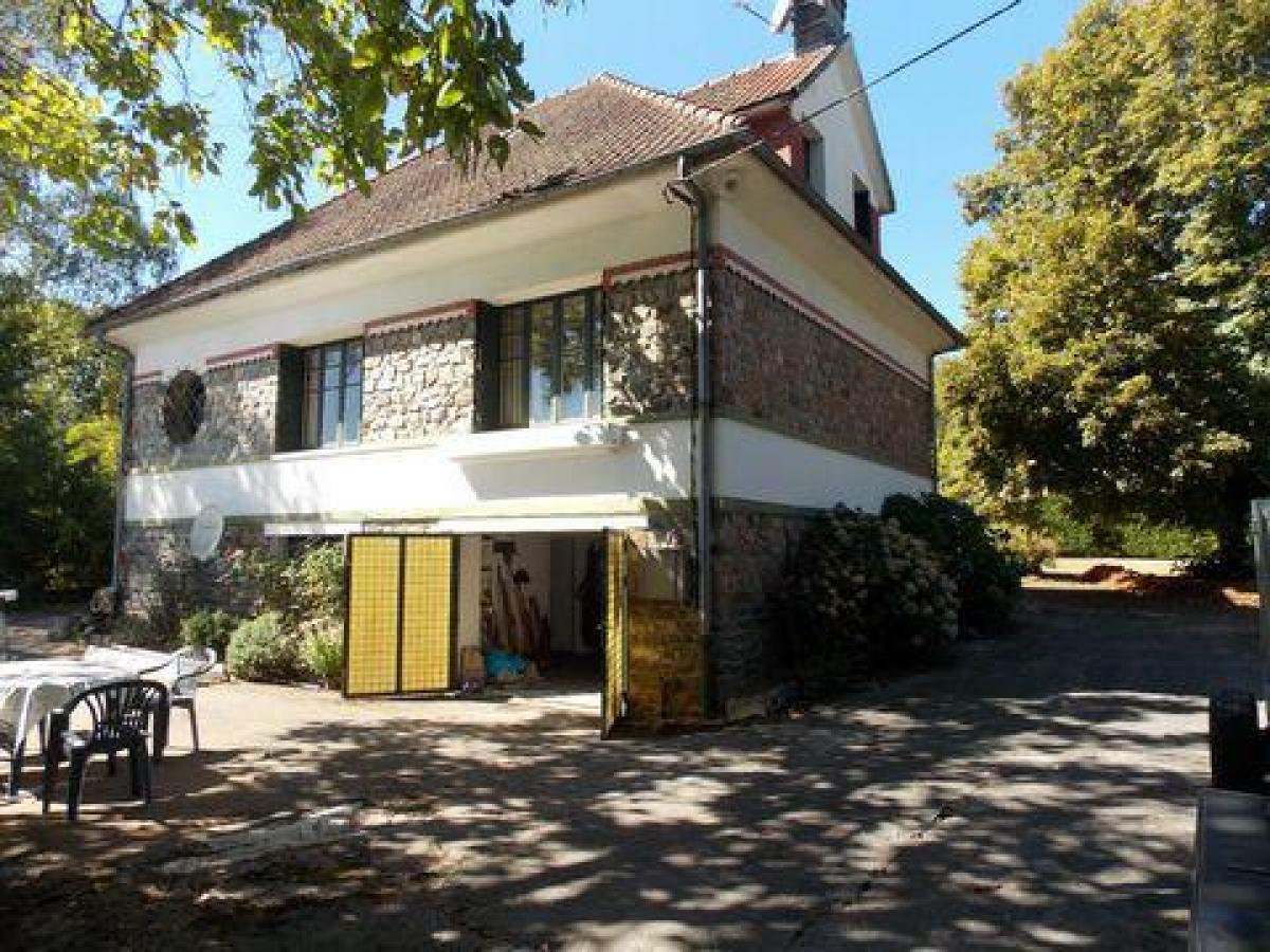 Picture of Home For Sale in Rochechouart, Limousin, France