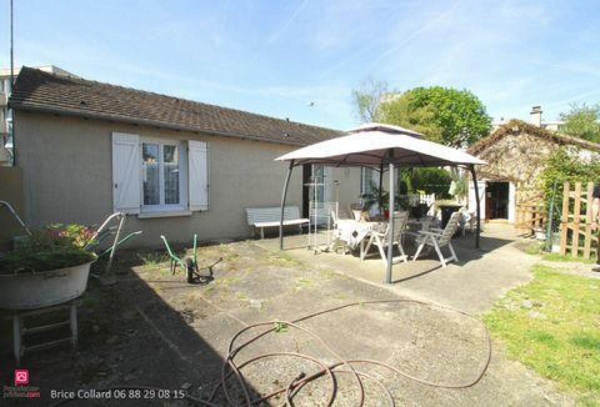Picture of Home For Sale in Creil, Picardie, France