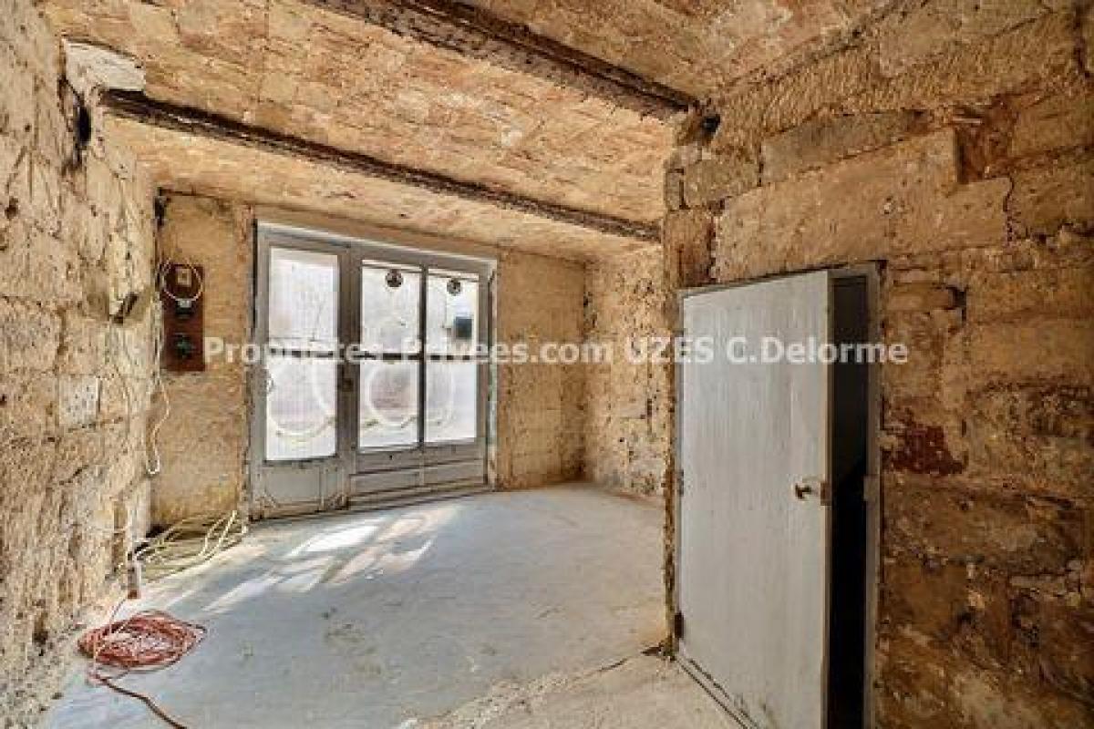 Picture of Home For Sale in Uzes, Languedoc Roussillon, France
