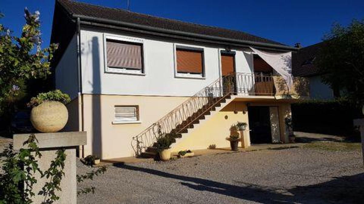 Picture of Home For Sale in Louhans, Bourgogne, France