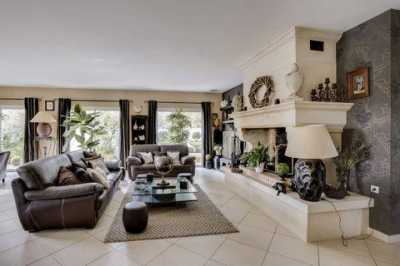 Home For Sale in Libourne, France