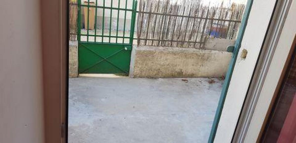 Picture of Home For Sale in Cavaillon, Provence-Alpes-Cote d'Azur, France