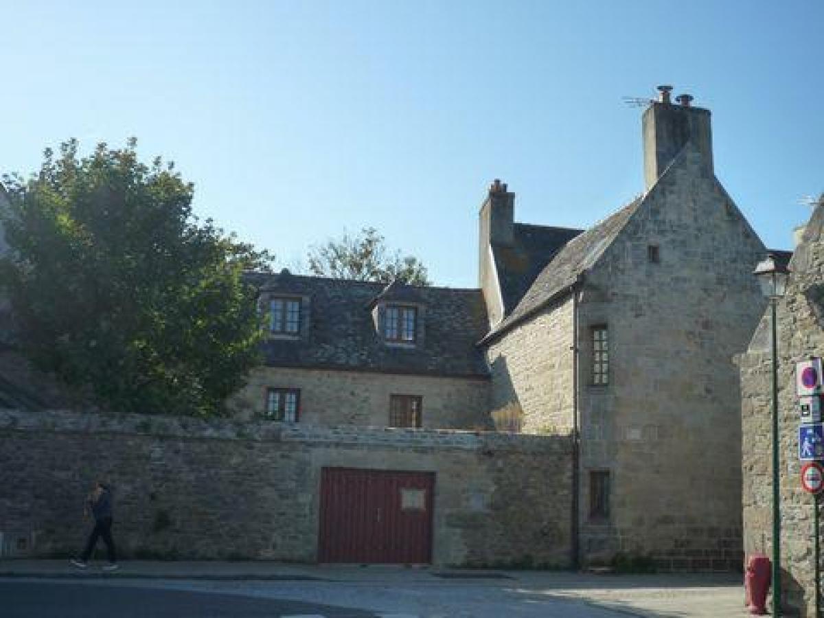 Picture of Home For Sale in Roscoff, Bretagne, France