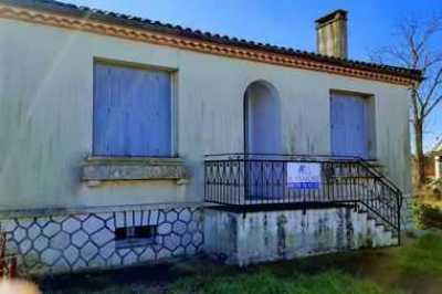 Home For Sale in Seyches, France