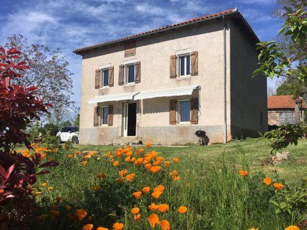 Picture of Home For Sale in Maurs, Auvergne, France