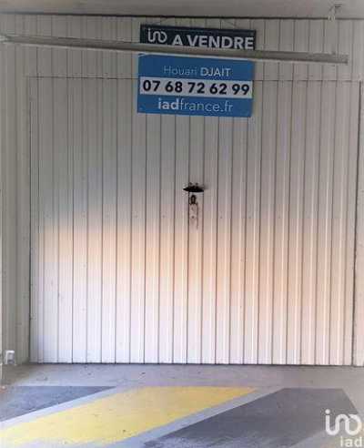 Retail For Sale in Clouange, France