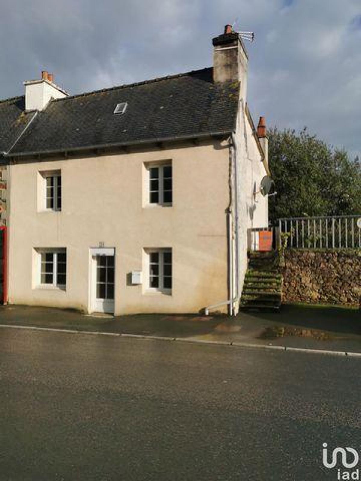 Picture of Home For Sale in Pontrieux, Bretagne, France