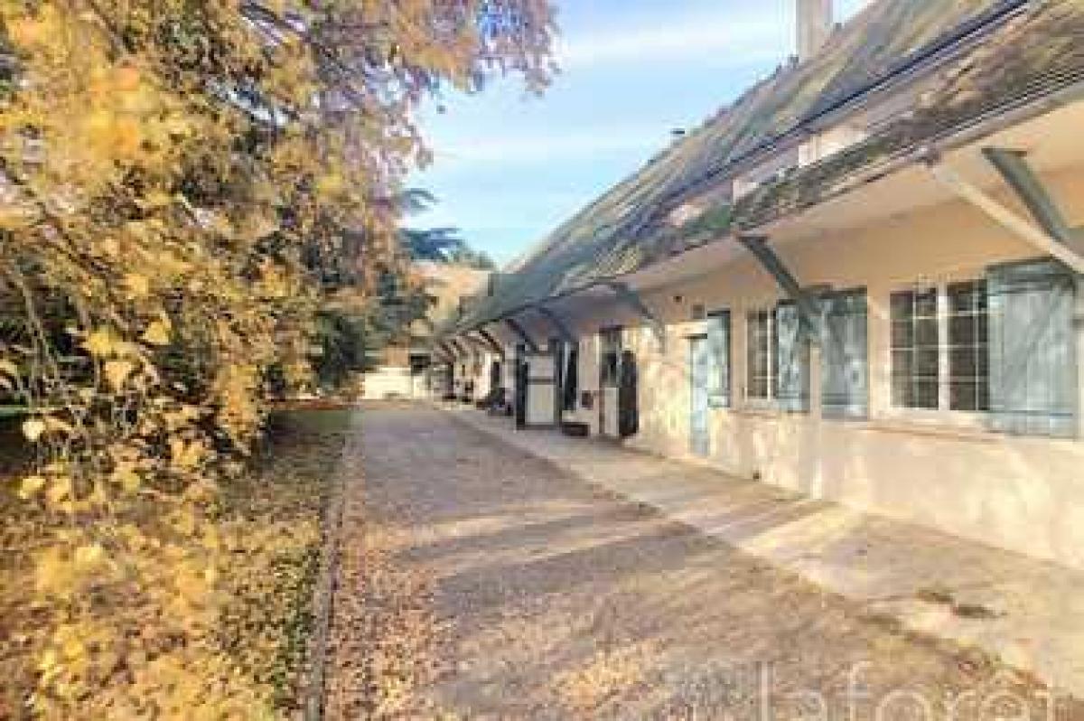 Picture of Home For Sale in Rambouillet, Picardie, France