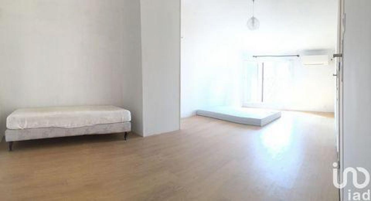 Picture of Home For Sale in Autignac, Languedoc Roussillon, France